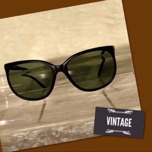 SALE Legendary Bucci Vintage Black Cat Eye Sunnies